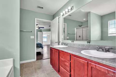 Bath - 176 Millet Cir, Cantonment, FL 32533 photo 1 of 2