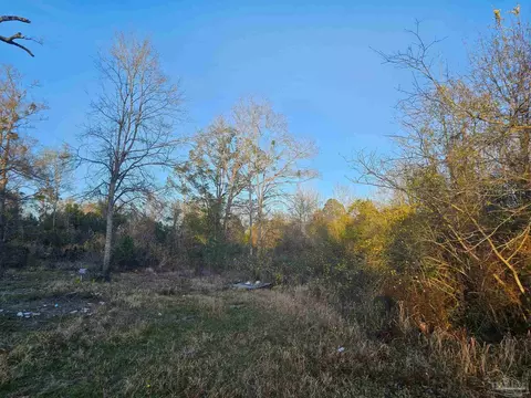 304 S Chipper Rd, Cantonment, FL 32533 photo 2