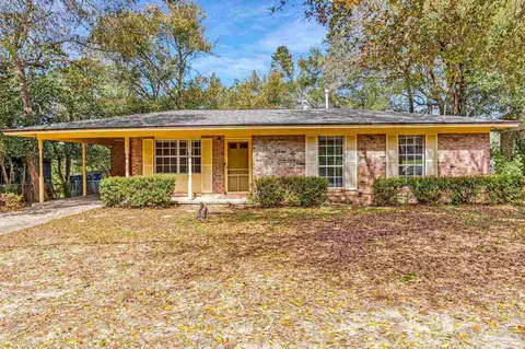 6307 E Shore Dr, Pensacola, FL 32505