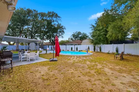 Exterior - 5484 Covered Bridge Ln, Pace, FL 32571 photo 7 of 11