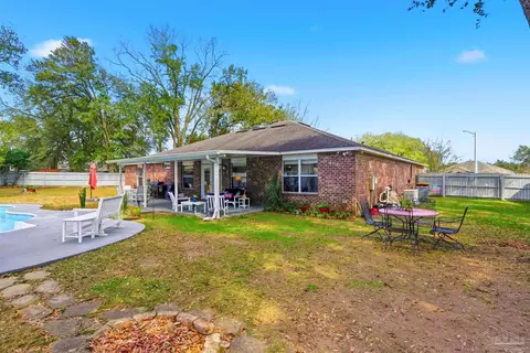 Exterior - 5484 Covered Bridge Ln, Pace, FL 32571 photo 10 of 11