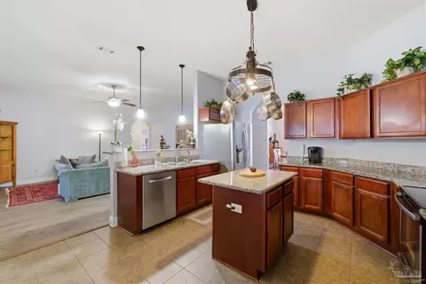 Kitchen - 5484 Covered Bridge Ln, Pace, FL 32571 photo 2 of 4