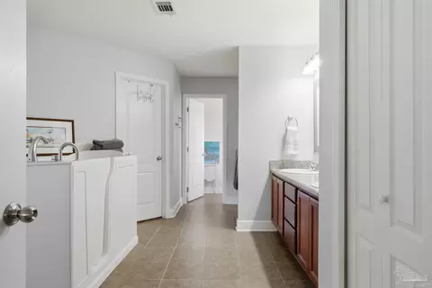 Entry Way - 5484 Covered Bridge Ln, Pace, FL 32571 photo 4 of 6