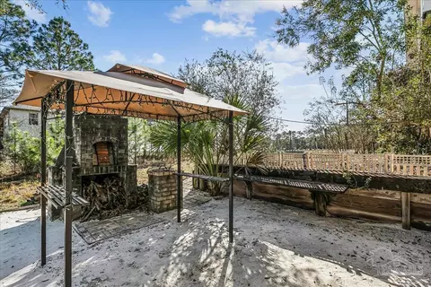 Exterior - 2624 San Antonio Dr, Milton, FL 32583 photo 14 of 18