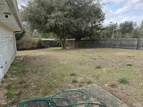 6502 Starboard Dr, Milton, FL 32570 photo 2
