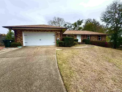 6040 Strickland Pl, Pensacola, FL 32506