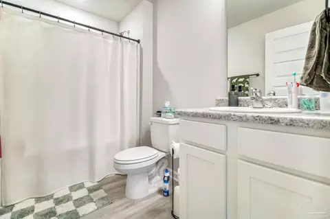 Bath - 4385 White Birch Ct, Pace, FL 32571 photo 1 of 4