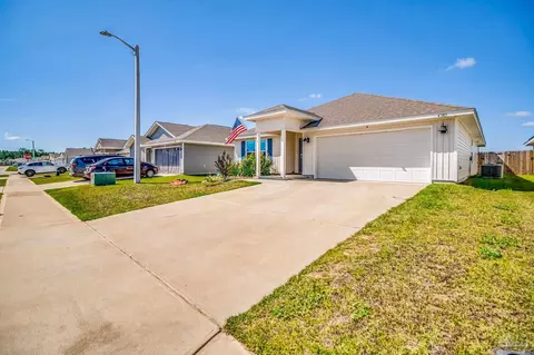 Exterior - 4385 White Birch Ct, Pace, FL 32571 photo 8 of 17