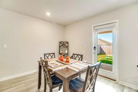 Dining - 4385 White Birch Ct, Pace, FL 32571 photo 3 of 3