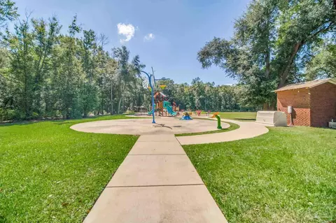 Exterior - 4385 White Birch Ct, Pace, FL 32571 photo 13 of 17