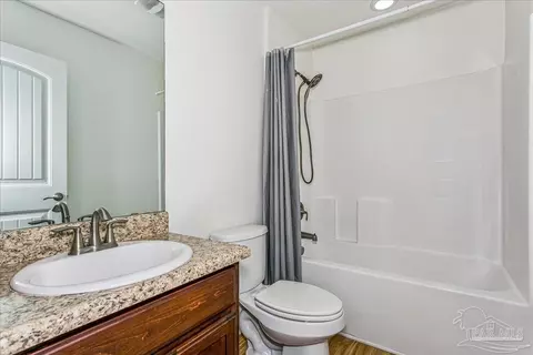 Bath - 897 Jacobs Way, Cantonment, FL 32533 photo 2 of 7