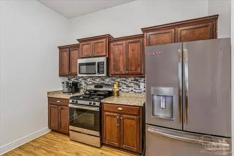 Kitchen - 897 Jacobs Way, Cantonment, FL 32533 photo 2 of 3