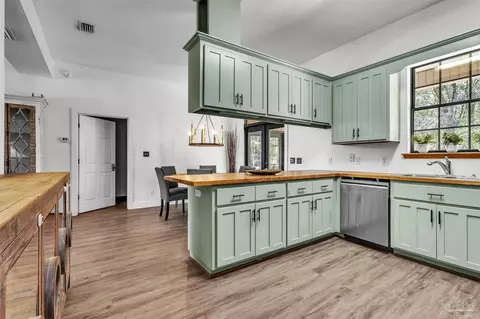 Kitchen - 5045 Serry Ln, Pace, FL 32571 photo 5 of 8