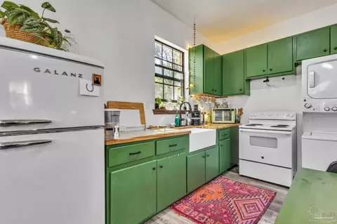Kitchen - 5045 Serry Ln, Pace, FL 32571 photo 7 of 8