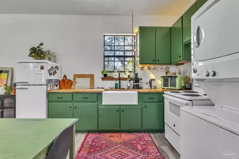 Kitchen - 5045 Serry Ln, Pace, FL 32571 photo 6 of 8