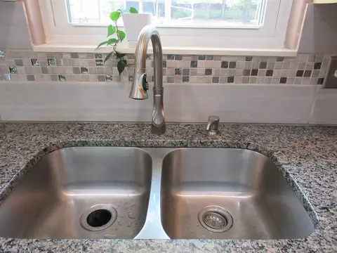 Kitchen - 5717 Loring Dr, Milton, FL 32583 photo 7 of 11