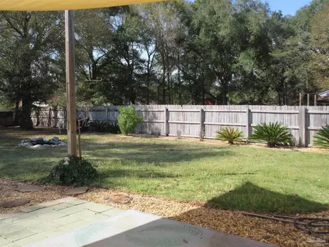 Exterior - 5717 Loring Dr, Milton, FL 32583 photo 11 of 12