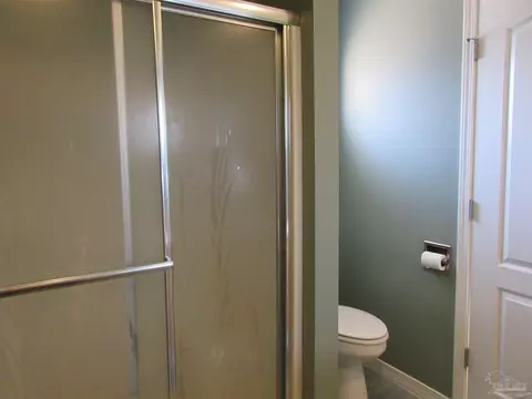Bath - 5717 Loring Dr, Milton, FL 32583 photo 3 of 5