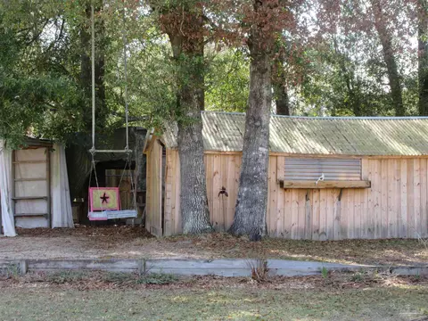 Exterior - 5717 Loring Dr, Milton, FL 32583 photo 5 of 12
