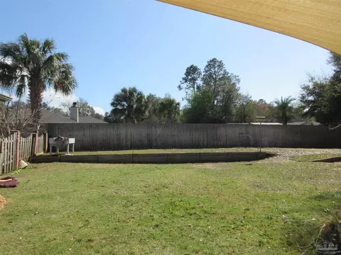 Exterior - 5717 Loring Dr, Milton, FL 32583 photo 3 of 12