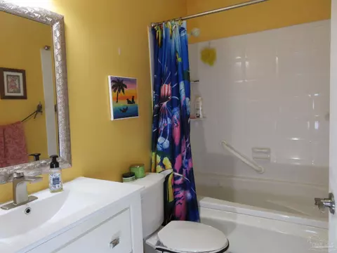 Bath - 5717 Loring Dr, Milton, FL 32583 photo 5 of 5