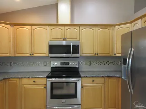 Kitchen - 5717 Loring Dr, Milton, FL 32583 photo 9 of 11