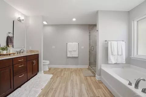 Bath - 4249 Spindlewick Dr, Pace, FL 32571 photo 1 of 4