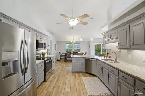 Kitchen - 4249 Spindlewick Dr, Pace, FL 32571 photo 3 of 4