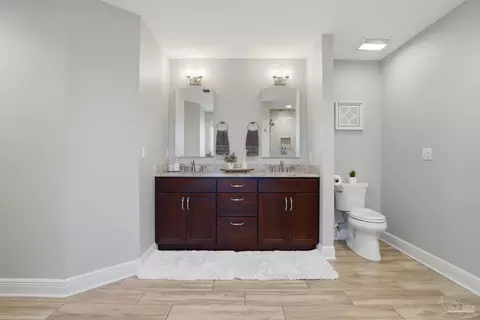 Bath - 4249 Spindlewick Dr, Pace, FL 32571 photo 2 of 4
