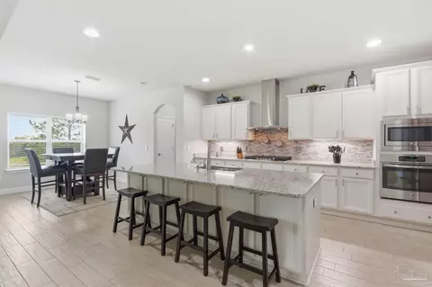 Kitchen - 2677 Tulip Hill Rd, Pace, FL 32571 photo 4 of 6