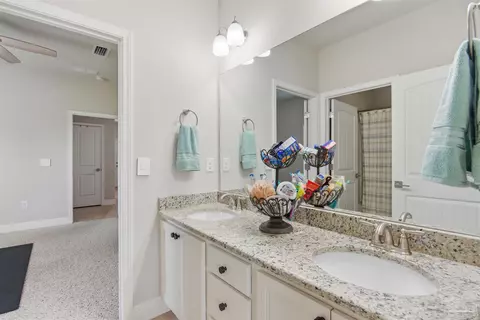 Bath - 2677 Tulip Hill Rd, Pace, FL 32571 photo 3 of 5