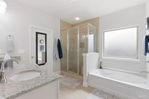 Bath - 2677 Tulip Hill Rd, Pace, FL 32571 photo 2 of 5
