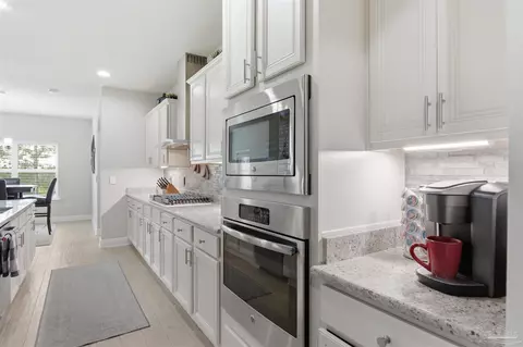Kitchen - 2677 Tulip Hill Rd, Pace, FL 32571 photo 3 of 6