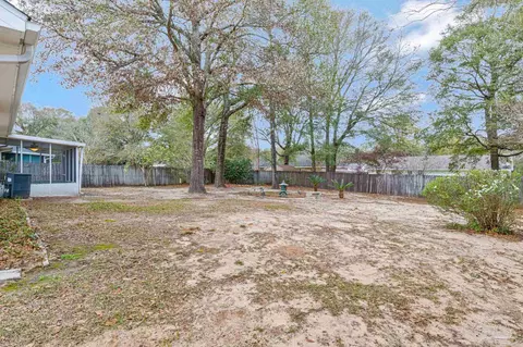 Exterior - 6544 Eagle Crest Dr, Milton, FL 32570 photo 15 of 20