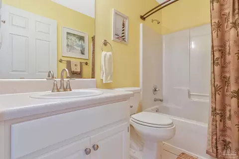 Bath - 6544 Eagle Crest Dr, Milton, FL 32570 photo 5 of 5