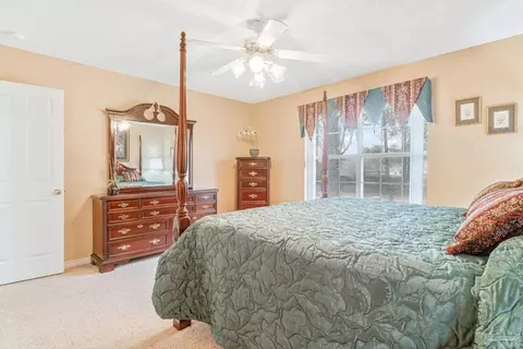 Bedroom - 6544 Eagle Crest Dr, Milton, FL 32570 photo 1 of 7