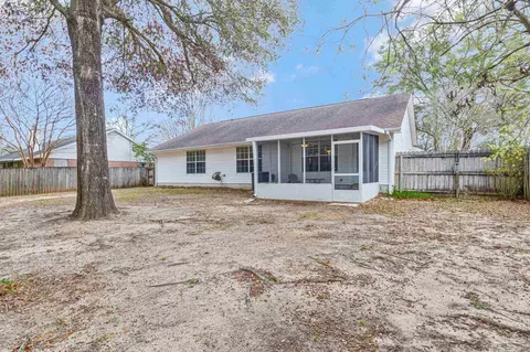 Exterior - 6544 Eagle Crest Dr, Milton, FL 32570 photo 6 of 20