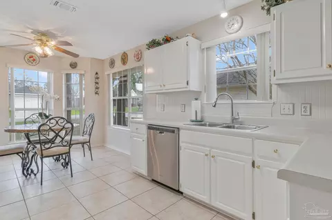 Kitchen - 6544 Eagle Crest Dr, Milton, FL 32570 photo 5 of 5