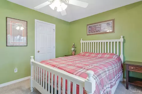 Bedroom - 6544 Eagle Crest Dr, Milton, FL 32570 photo 6 of 7