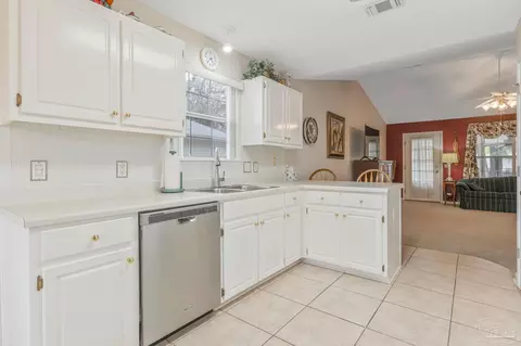 Kitchen - 6544 Eagle Crest Dr, Milton, FL 32570 photo 3 of 5