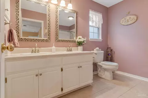 Bath - 6544 Eagle Crest Dr, Milton, FL 32570 photo 1 of 5