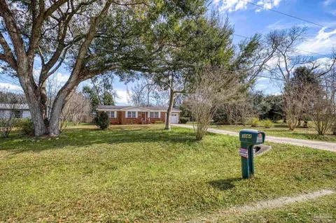 Exterior - 3844 Stefani Rd, Cantonment, FL 32533 photo 10 of 26