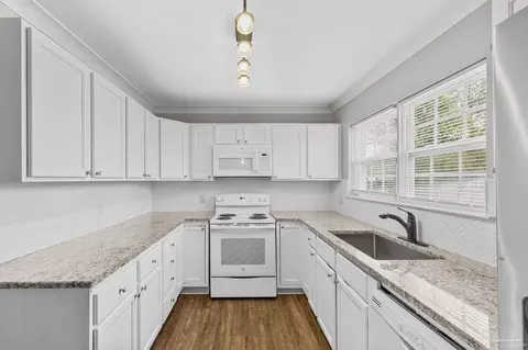 Kitchen - 3844 Stefani Rd, Cantonment, FL 32533 photo 2 of 3