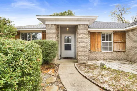 1024 Oak View Dr, Pensacola, FL 32506