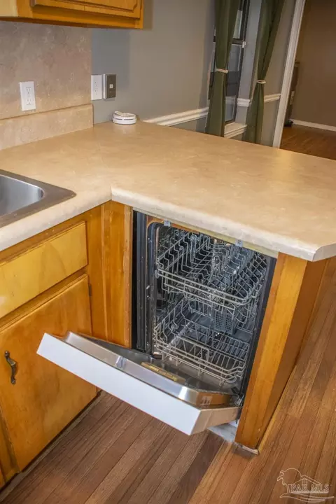 Kitchen - 6514 Oakcrest Rd, Milton, FL 32570 photo 5 of 5