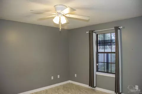 Bedroom - 6514 Oakcrest Rd, Milton, FL 32570 photo 1 of 9