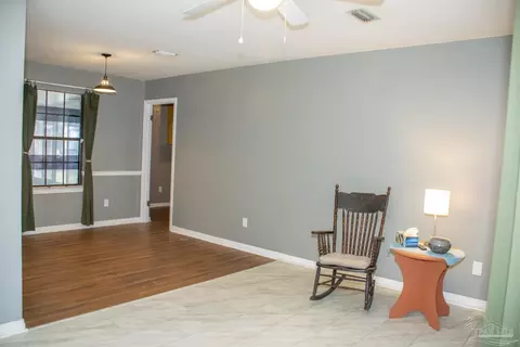 Living - 6514 Oakcrest Rd, Milton, FL 32570 photo 1 of 2