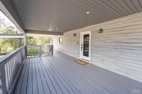 Exterior - 7608 River Rd, Milton, FL 32583 photo 4 of 6