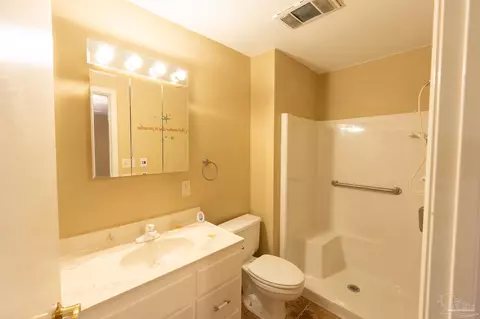 Bath - 7608 River Rd, Milton, FL 32583 photo 4 of 4