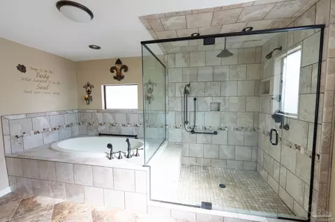 Bath - 7608 River Rd, Milton, FL 32583 photo 1 of 4